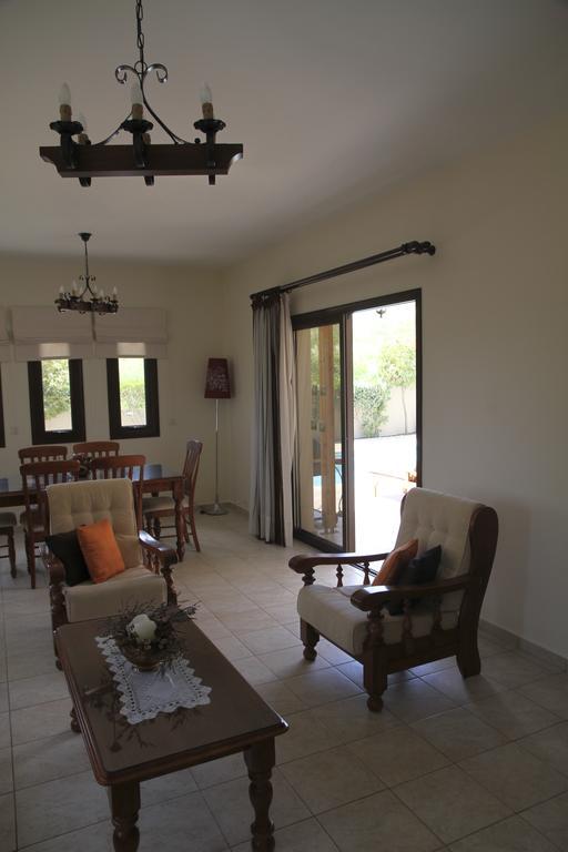 Eve Pissouri Xιnisteri Villa Zimmer foto